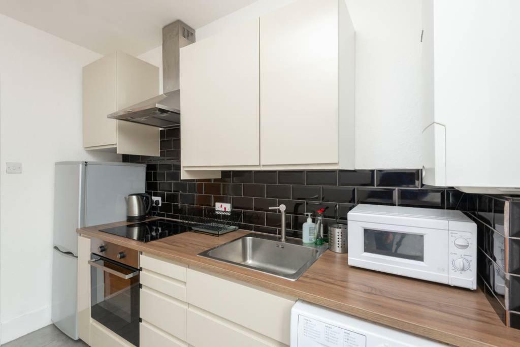 Ness Central Apartment - Greig Street Inverness Buitenkant foto
