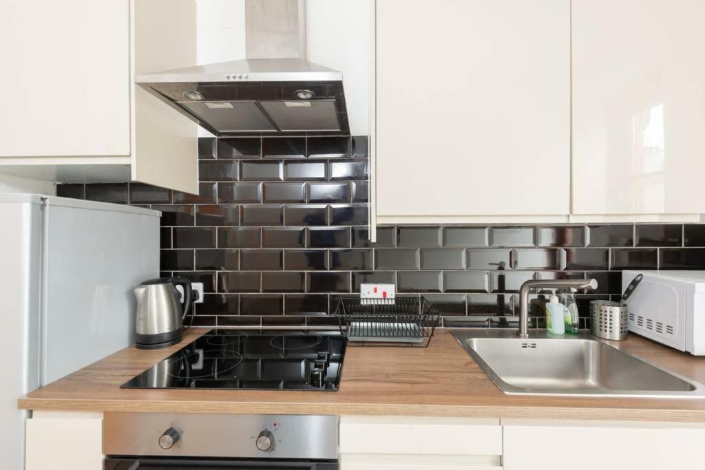 Ness Central Apartment - Greig Street Inverness Buitenkant foto