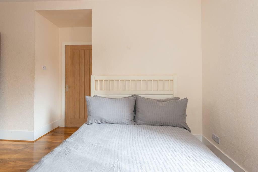 Ness Central Apartment - Greig Street Inverness Buitenkant foto